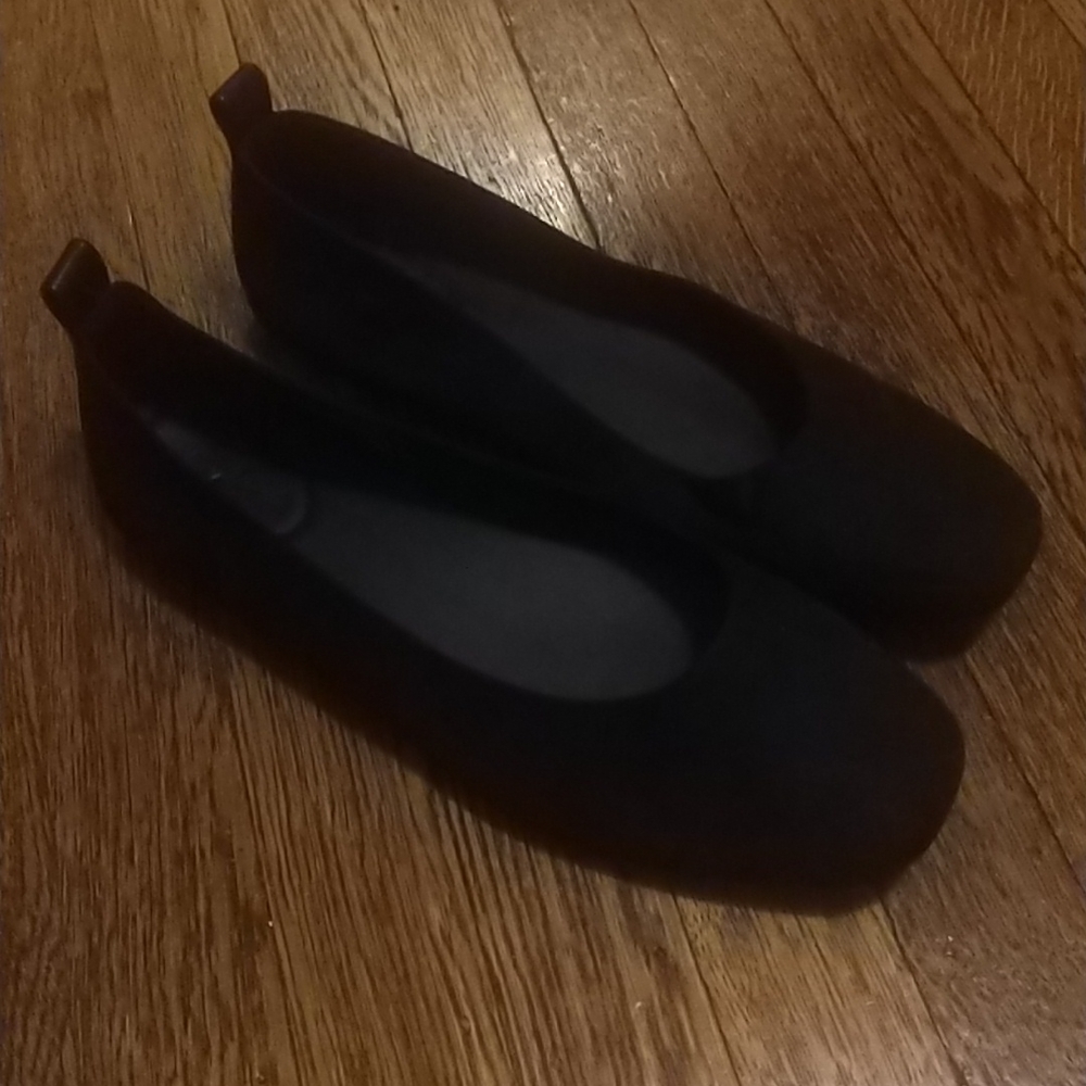 UNIVERSAL THREAD SIZE 9 BLACK BALLET FLATS